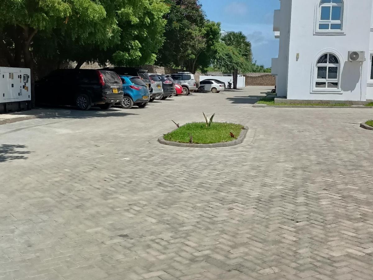 Havenhouse Kijani - 1 Bedroom Beach Apartment With Swimming Pool Malindi Exteriör bild